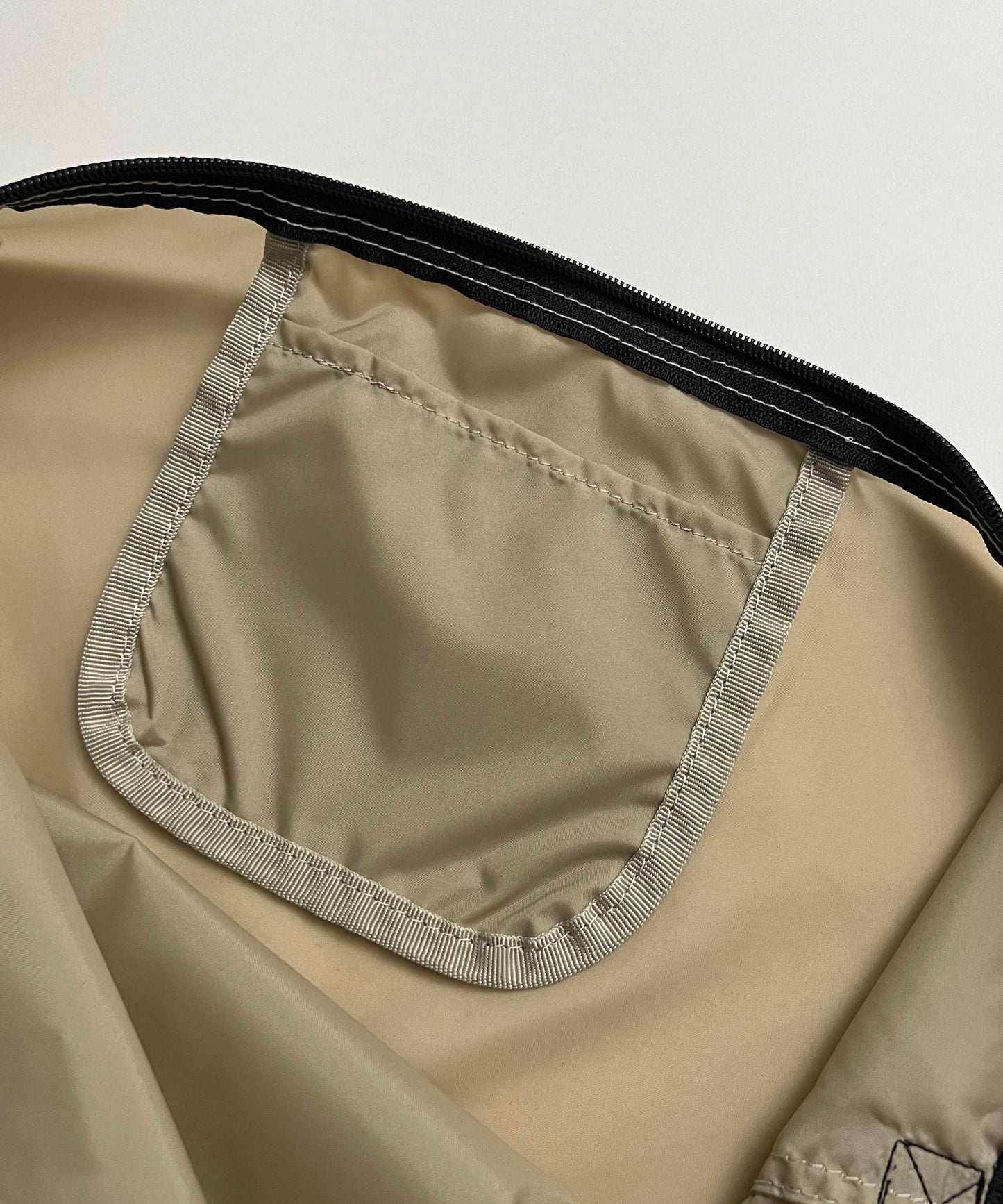 Re: NYLON DAILY BAG 弱撥水 軽量 リサイクルナイロン 親子兼用