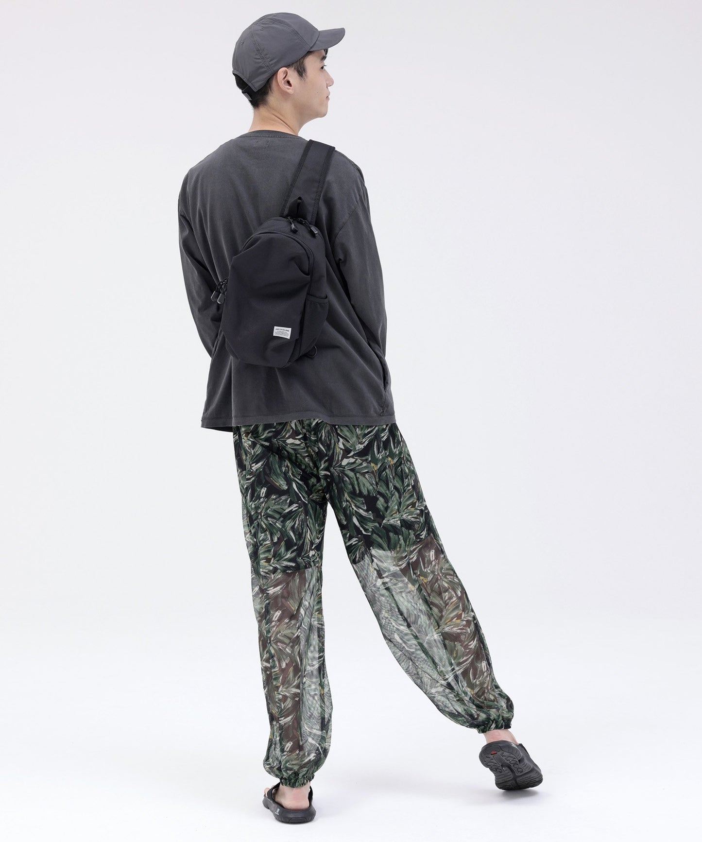 《環保材質》COMPACT DAY BAG〈BEIGE〉 容量 6L 散步休閒 再生聚酯纖維 【年齡4歲至成人】