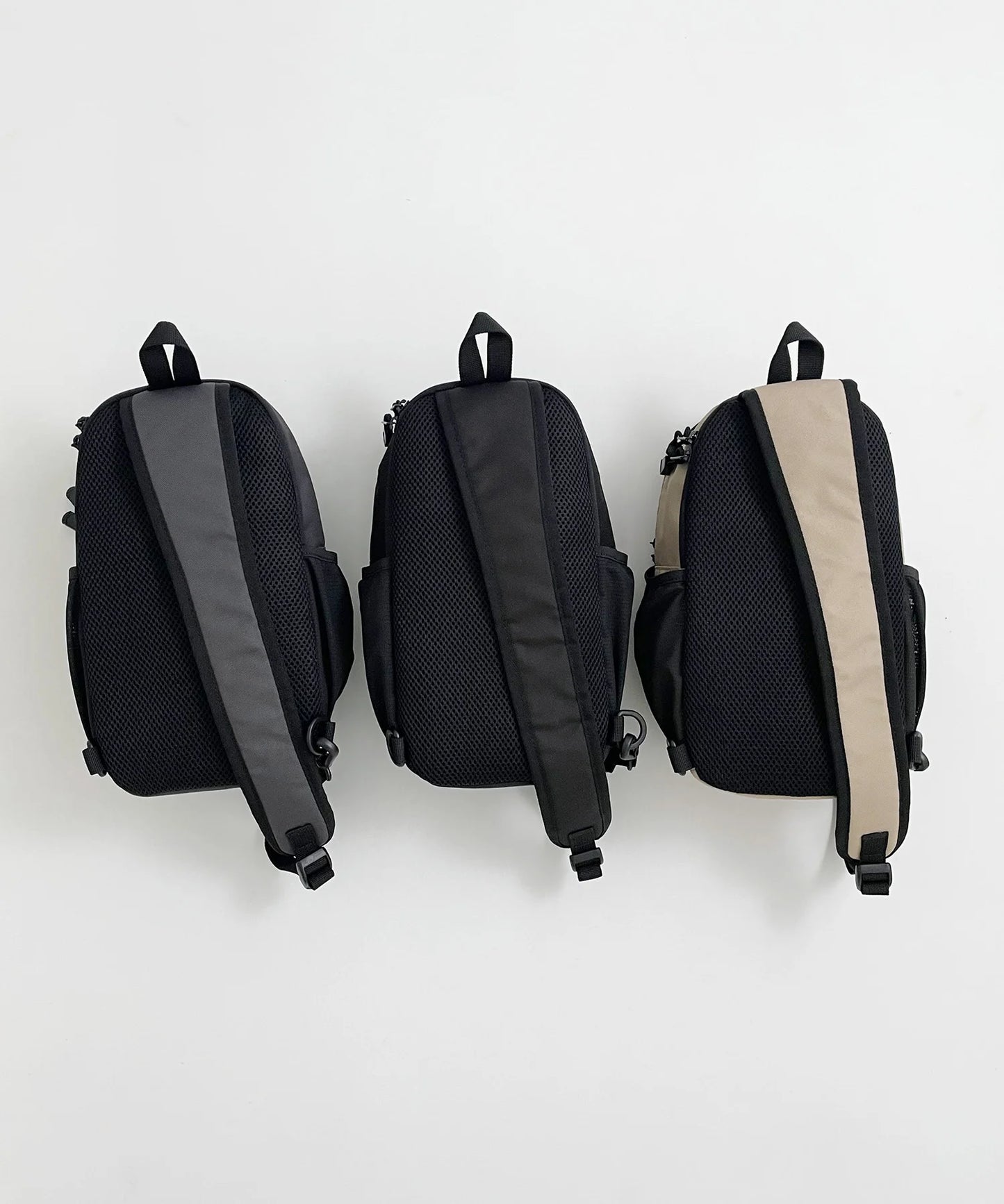 《環保材質》COMPACT DAY BAG〈BEIGE〉 容量 6L 散步休閒 再生聚酯纖維 【年齡4歲至成人】