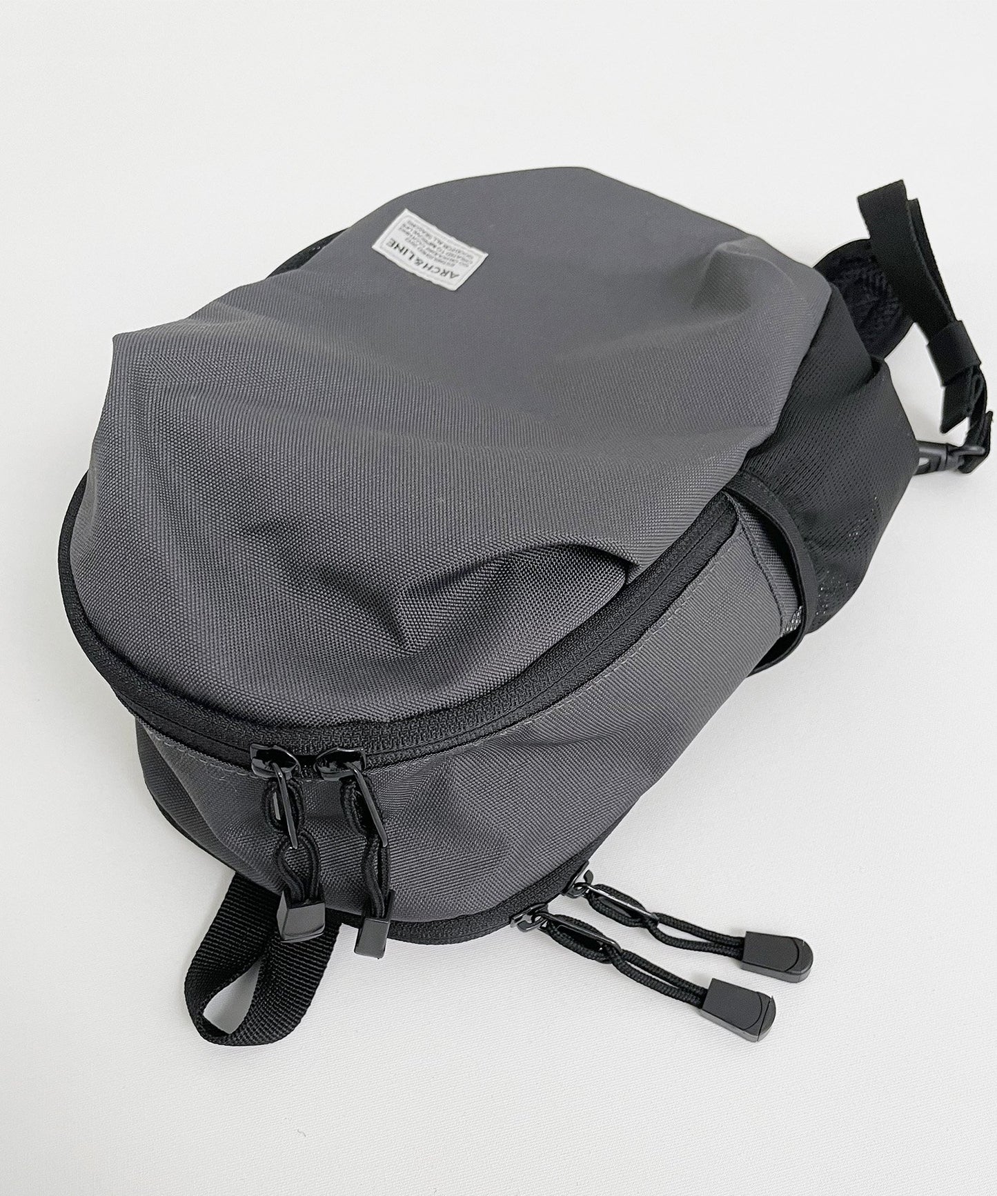 《環境配慮素材》COMPACT DAY BAG 容量6L 散歩 レジャー リサイクルポリエステル［対象年齢4才～大人］