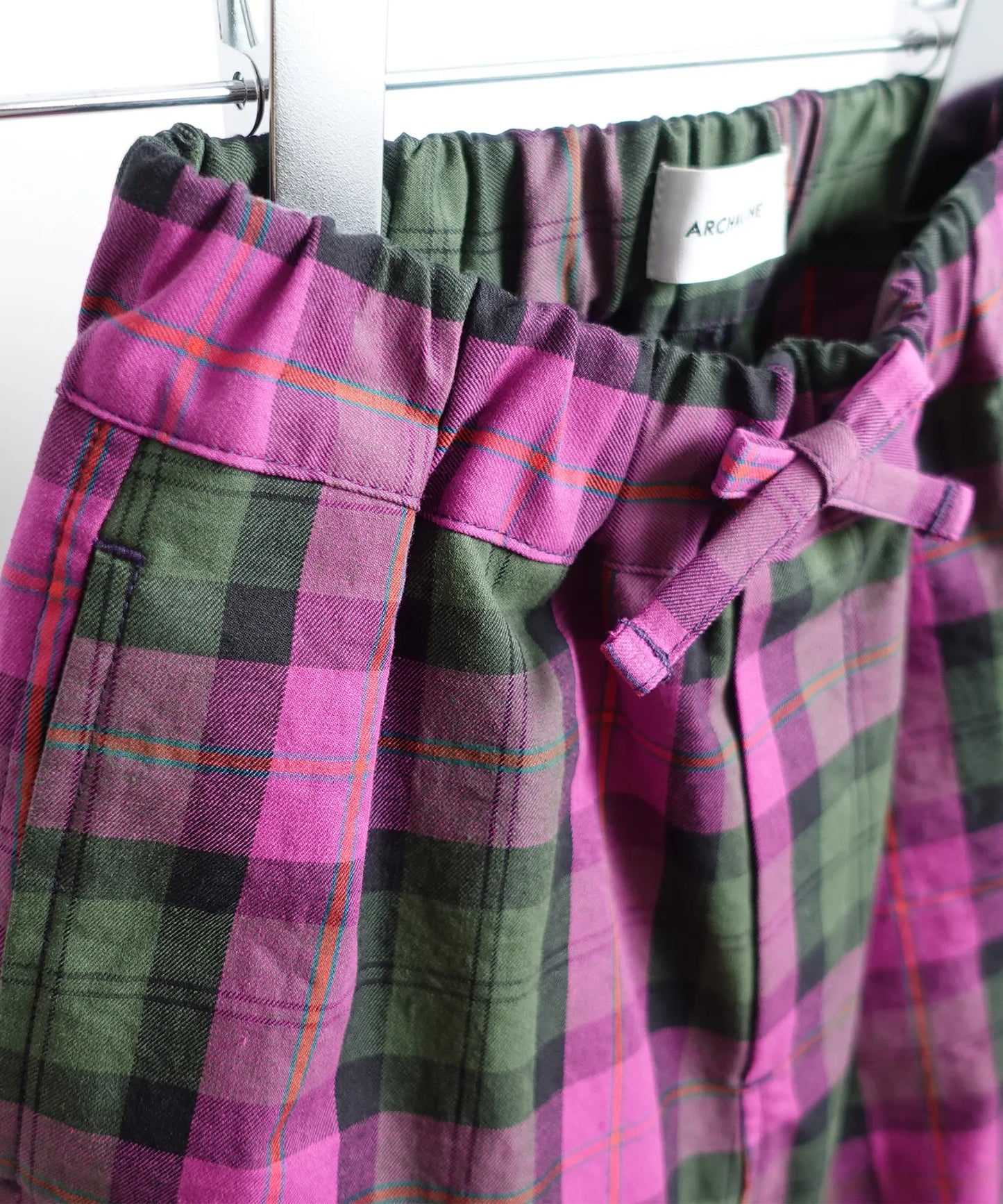 TARTAN EASY PANTS 通年素材 タータンチェック ワイドテーパード［145-175cm］