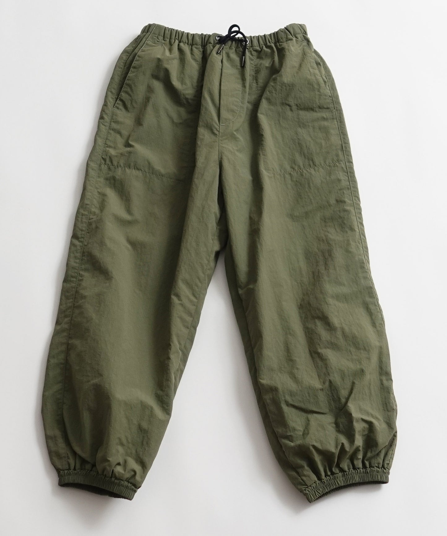 Re:NYLON HIKING PANTS 弱撥水 通年素材 リサイクルナイロン