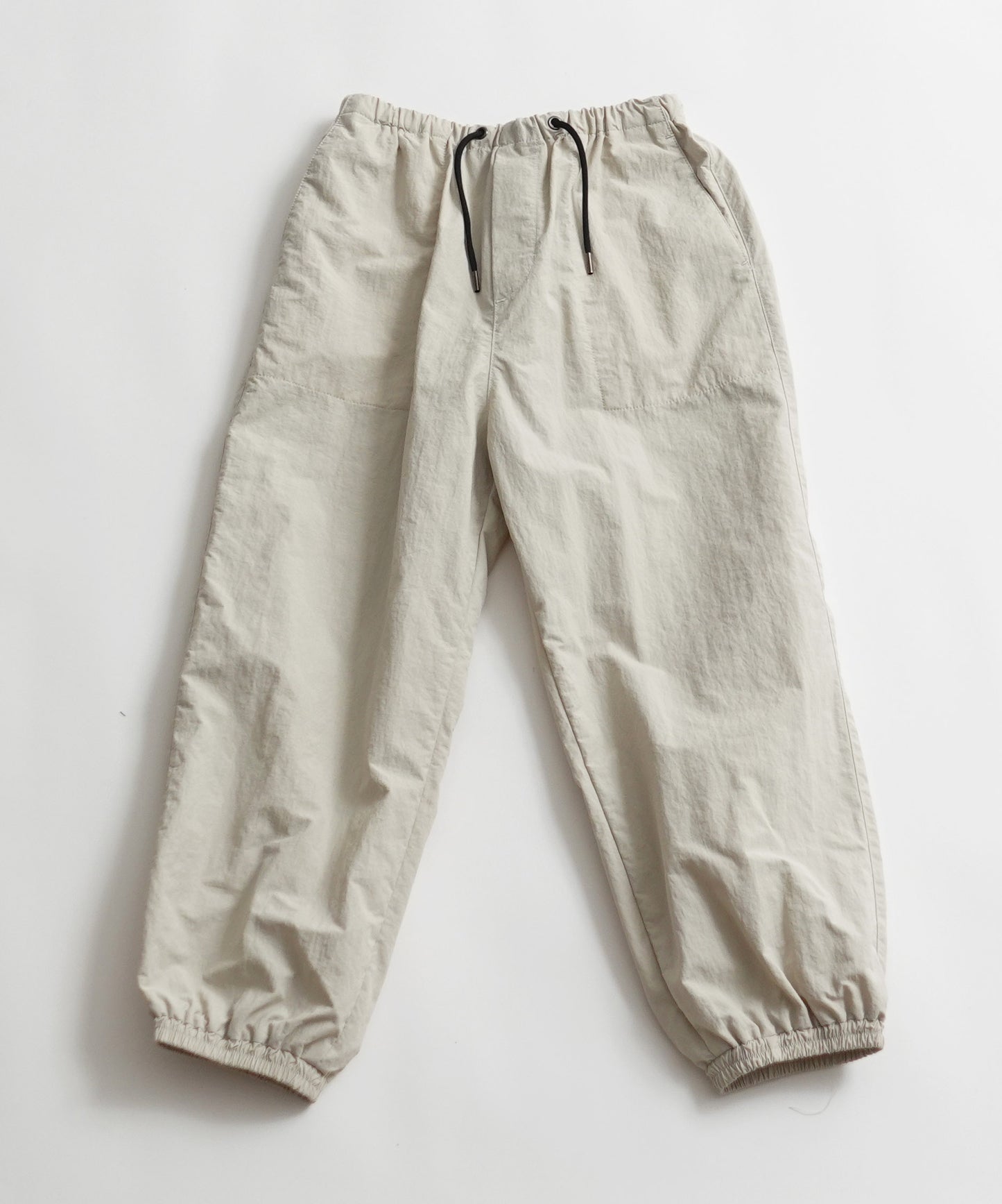 Re:NYLON HIKING PANTS 弱撥水 通年素材 リサイクルナイロン